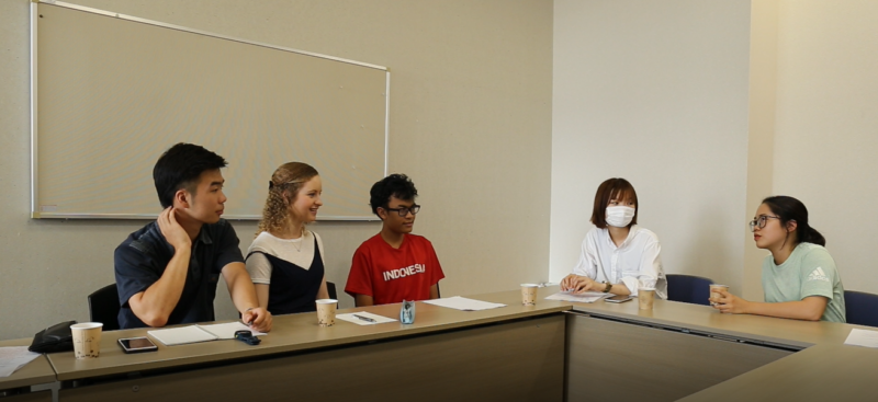 Students Explain the Difference Between Tokyo and Kyoto
